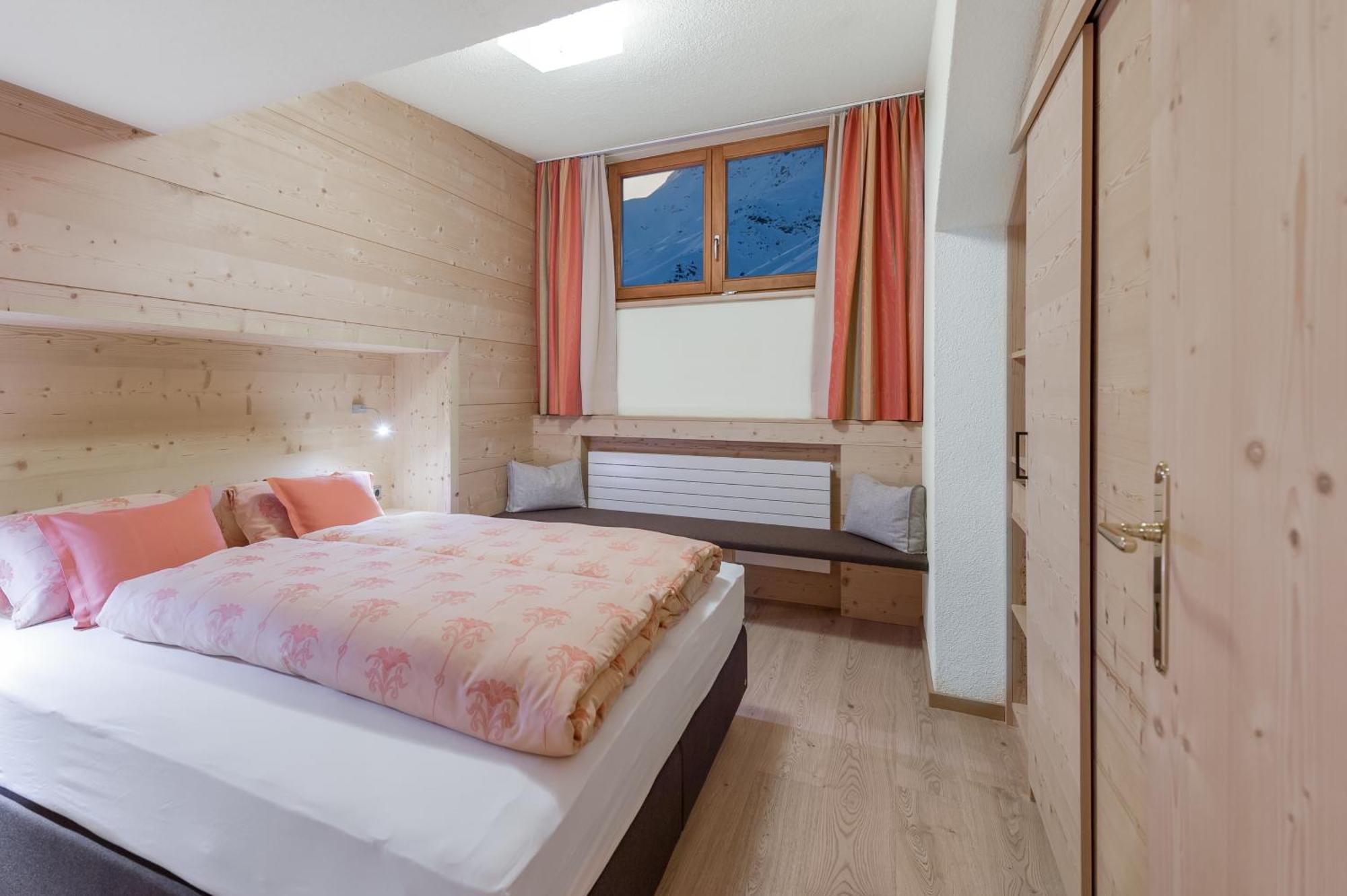 Hotel Garni Pirchhuett Obergurgl Room photo